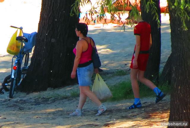 17837_malchik-idet-na-plage.jpg